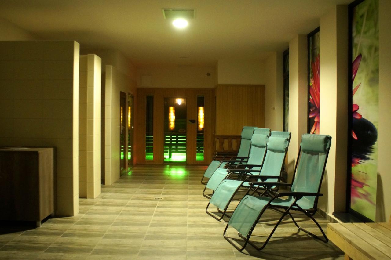 Hotel Fitromax Ajka Eksteriør bilde